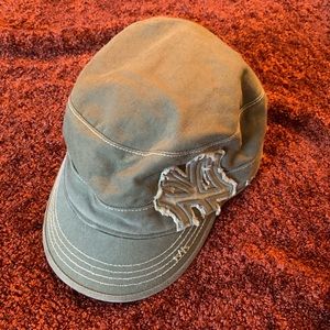 🆕 Woman’s Yankee Hat [OS] NWOT